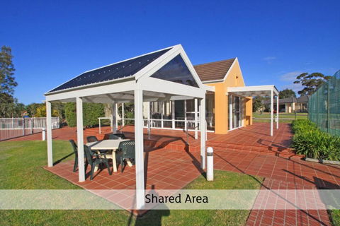 Waterfront Getaway In Sussex - New Castle Holiday 2