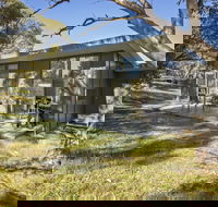 Ecocrackenback 10 'Sustainable chalet close to the slopes.' - New Castle Holiday