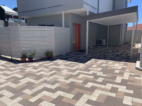 Mill View Link - New Castle Holiday 4