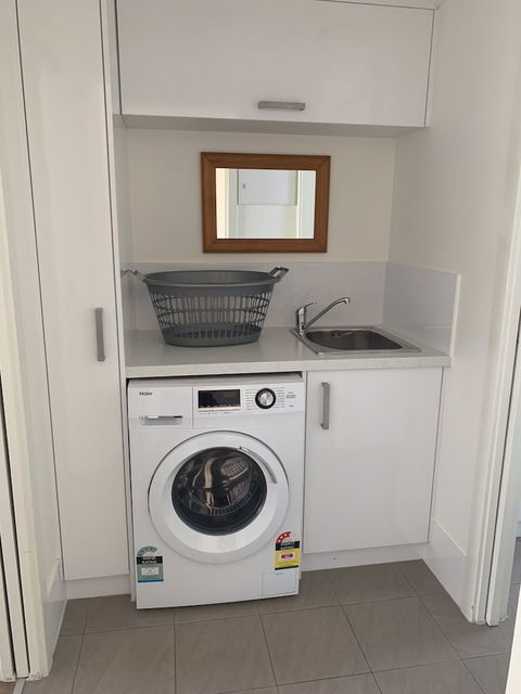 Mill View Link - New Castle Holiday 0