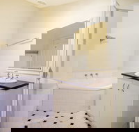 Johanssons Perch 2 - New Castle Holiday