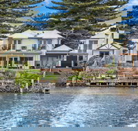 River Charm Apartment - New Castle Holiday