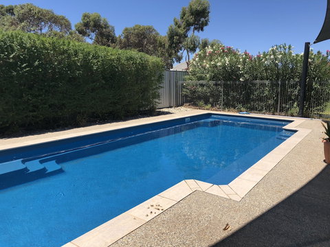 Robinvale Bridge Motel - New Castle Holiday 3