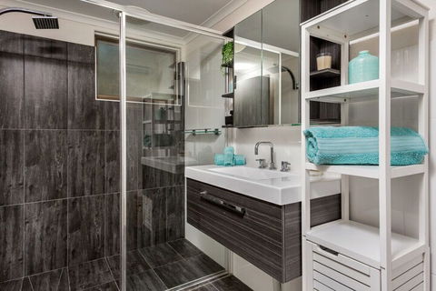 Ocean's 30 - Ultimate Beach Frontage - New Castle Holiday 6