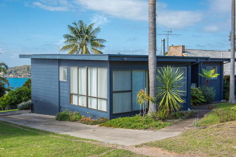 Pambula Family Beach House - New Castle Holiday 1