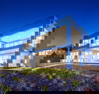 Sovereign Point on the Marina - New Castle Holiday