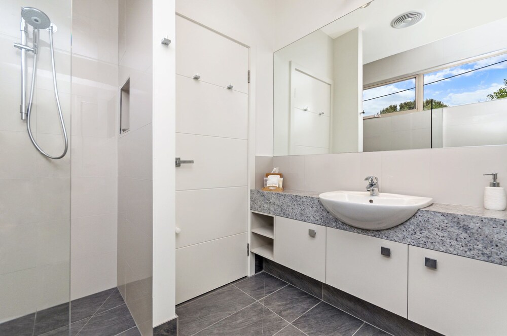 Boorcan VIC New Castle Holiday