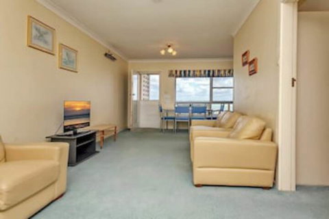 Quarterdeck Unit 4 / 12 Magnus Street - New Castle Holiday 0