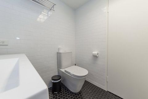 Westpoint Unit 10 / 2 Thurlow Avenue - New Castle Holiday 1