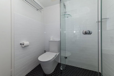 Westpoint Unit 10 / 2 Thurlow Avenue - New Castle Holiday 0