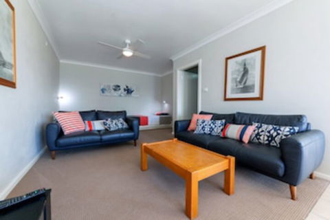 Quarterdeck, Unit 1/ 12 Magnus Street - New Castle Holiday 0