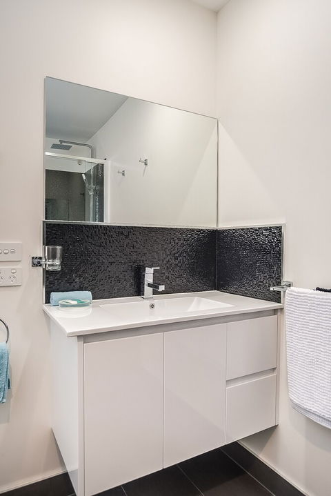 Apartments On Fraser Bicheno - New Castle Holiday 4