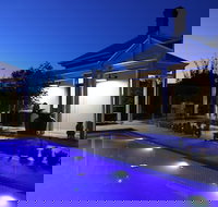 Hollidge House Apartments - New Castle Holiday