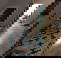 Ned's Studio Apartment - New Castle Holiday