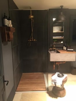 Elm Cottage Barn - New Castle Holiday 4