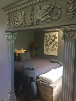 Elm Cottage Barn - New Castle Holiday 3