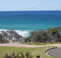Rennies Beach House - New Castle Holiday