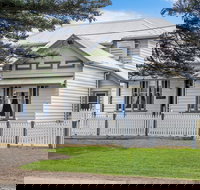 River Charm Cottage - New Castle Holiday