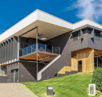 Wollumbin Haus - New Castle Holiday