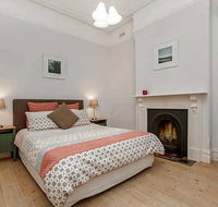 Stylish Manly Beach House Moments from beach - New Castle Holiday