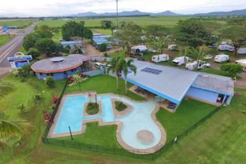 August Moon Caravan Park - New Castle Holiday 0