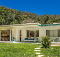 Susans Beach House - New Castle Holiday
