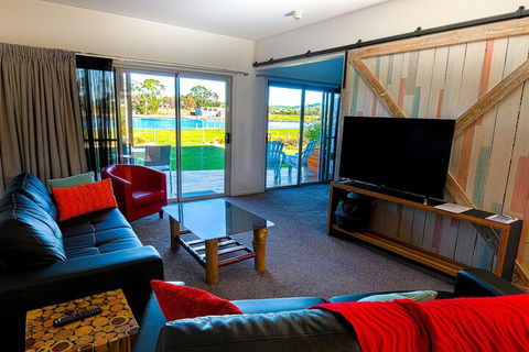 Ulverstone River Edge Apartments - New Castle Holiday 5