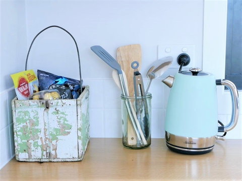 Flotsam Studio Accommodation - New Castle Holiday 0