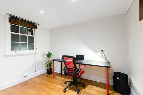 HELENA, 2BDR Fitzroy House - New Castle Holiday 1