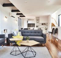 3 Level Architecturally Designed House - New Castle Holiday