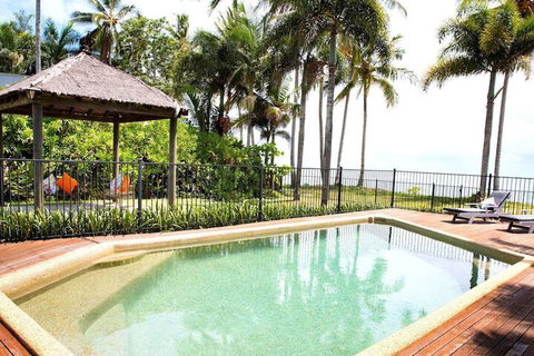 Absolute BeachFront Bliss @ Newell Beach - New Castle Holiday 4