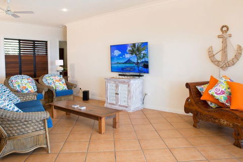 Absolute BeachFront Bliss @ Newell Beach - New Castle Holiday 5