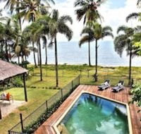 Absolute BeachFront Bliss  Newell Beach - New Castle Holiday