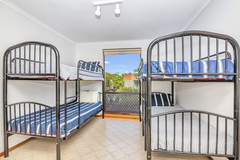 Queensland South - New Castle Holiday 6