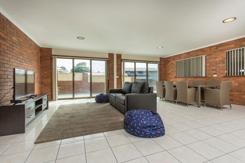 Sapphire Sea Deck - New Castle Holiday 4
