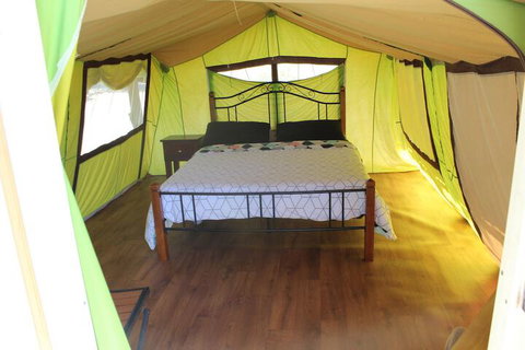 Wonky Stables Holiday Park - New Castle Holiday 5