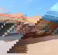 Mindarie Villa - New Castle Holiday