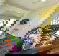 Kooyong Apartment 3 - New Castle Holiday