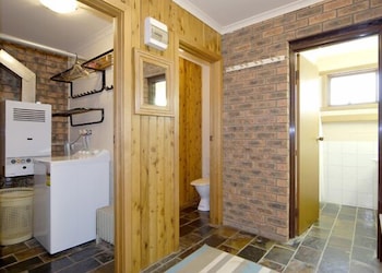 Alpine Haven 1 - New Castle Holiday 5