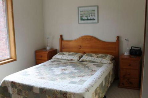 Coastal Retreat Unit 5 - New Castle Holiday 4