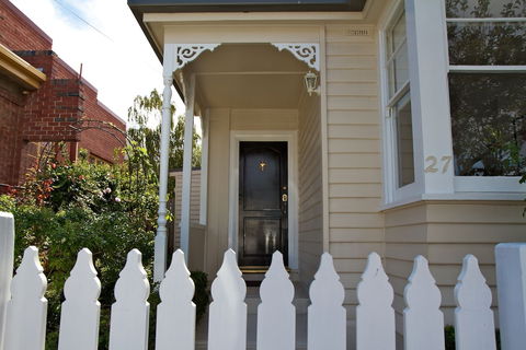 Strahan House - New Castle Holiday 0