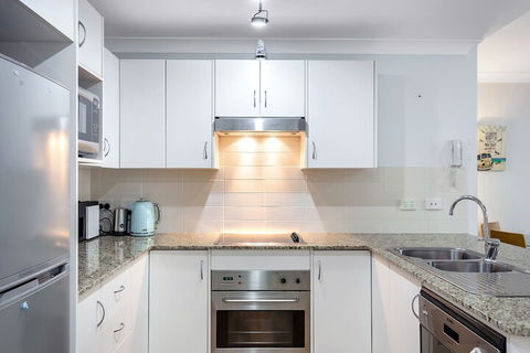 Shoal Bay Beach Apartments, 6/2 Shoal Bay Road - New Castle Holiday 2