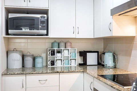Shoal Bay Beach Apartments, 6/2 Shoal Bay Road - New Castle Holiday 3