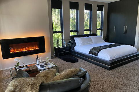AmarÃ© Beachside Luxury - New Castle Holiday 1