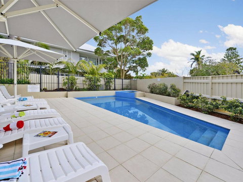 Poolside At Iluka Resort Apartments - New Castle Holiday 3