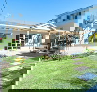 Bamboo Bay at Fingal Bay - New Castle Holiday