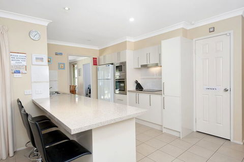 The Bay House 48 Government Road - New Castle Holiday 4