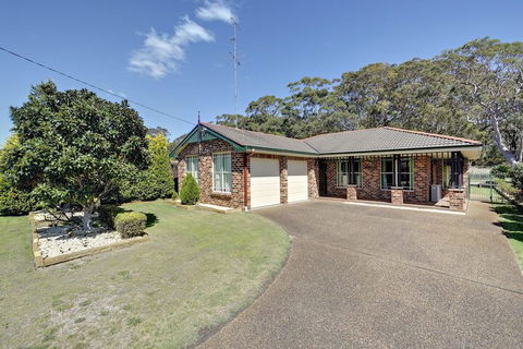 The Bay House 48 Government Road - New Castle Holiday 5