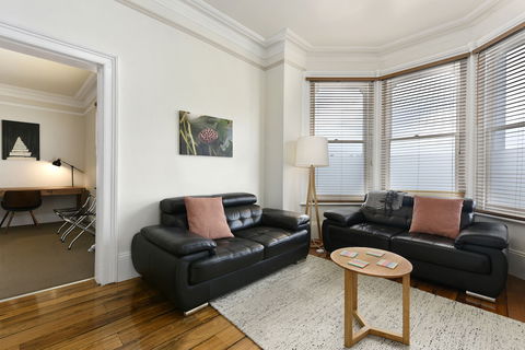 Trinity Hill Apartments - New Castle Holiday 1