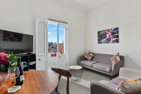 Trinity Hill Apartments - New Castle Holiday 4